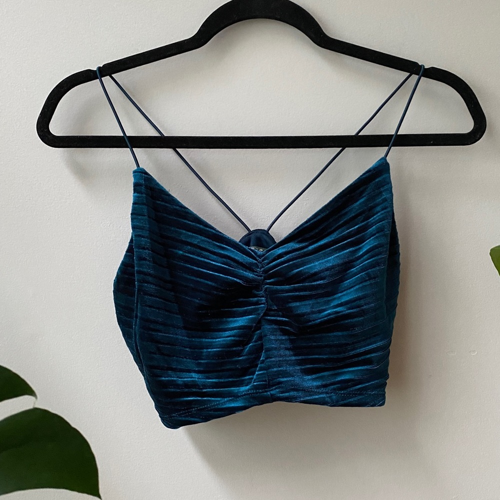 Velvet like crop top